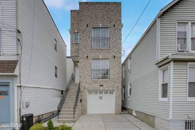 Main picture of 16 Grant Ave