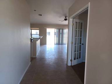 Main picture of 905 NE 4th Pl