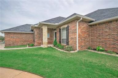 Main picture of 16500 Village Garden Dr