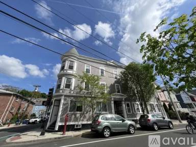 Main picture of 256 Summer St