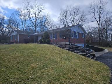 Main picture of 220 Henley Rd