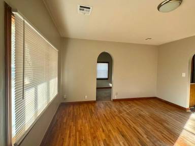 Main picture of 1040 S Sedgwick St