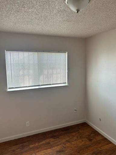 Main picture of 527 N Yosemite St