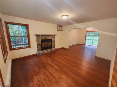Main picture of 5 Lenape Dr