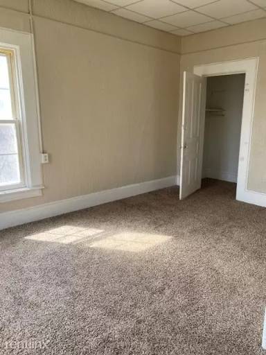 Main picture of 2126 Oakwood Ave