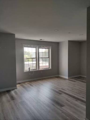 Main picture of 1621 W Oxford St