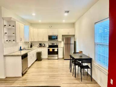 Main picture of 2810 Wentworth St