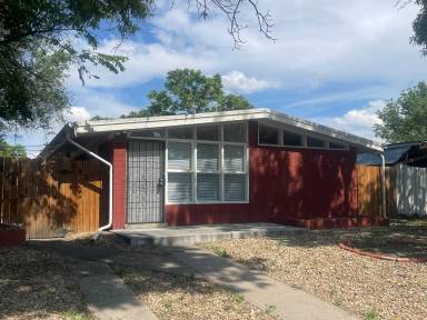 Main picture of 1932 Dallas St
