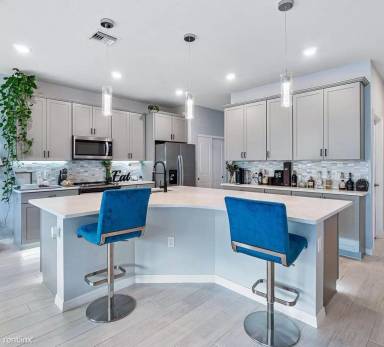 Main picture of 8294 Cadre Noir Rd