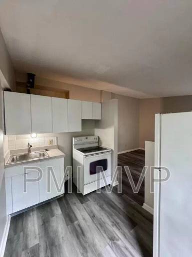 Main picture of 490 Alden Ave