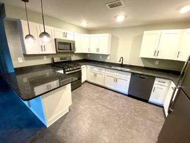 Main picture of 875 Houseman Ave NE