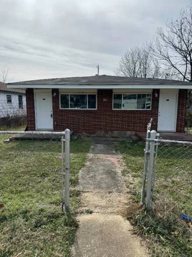 Main picture of 2004 Garfield St
