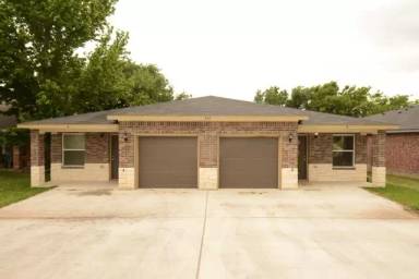 Main picture of 930 Maplewood St