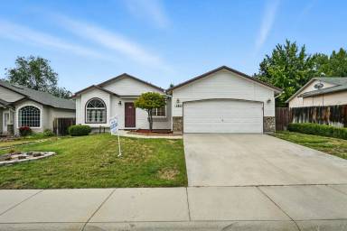 Main picture of 5827 S Orchid Way