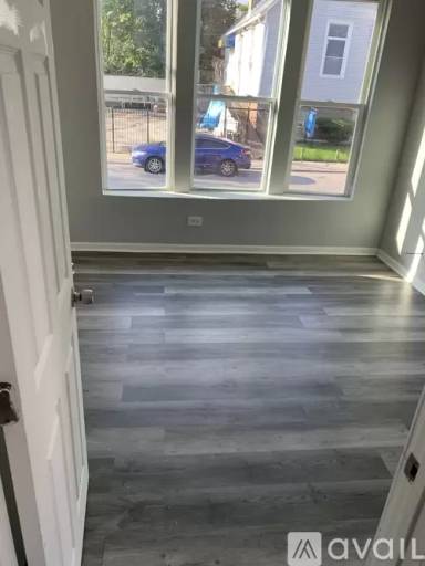 Main picture of 1016 W 72nd St