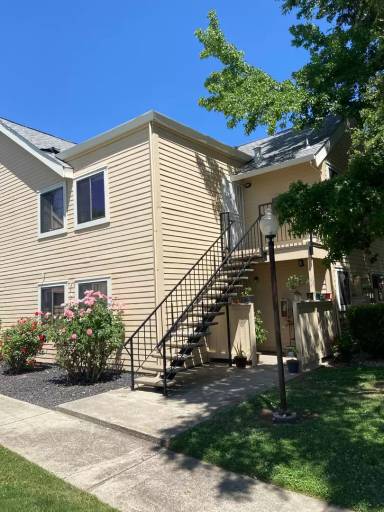 Main picture of 7437 Auburn Oaks Ct