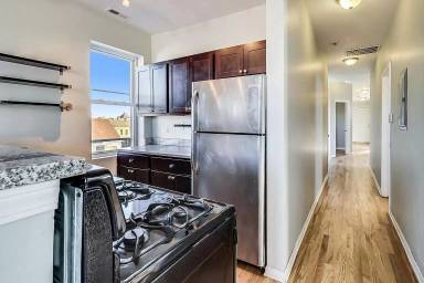 Main picture of 1525 W 17th St