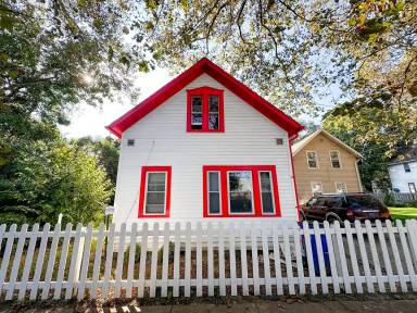 Main picture of 2948 W 38th St
