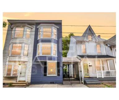 Main picture of 32 N 2nd St