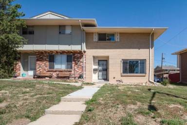 Main picture of 8728 Mariposa St