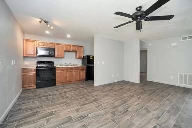 Main picture of 1914 Agora Cir SE