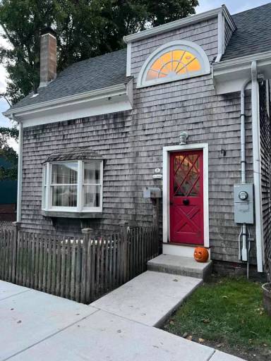 Main picture of 25 Eastern Ave