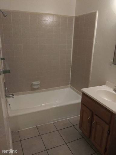 Main picture of 1017 W 95th St