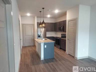 Main picture of 4023 N Main St