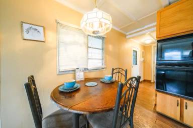 Main picture of 148 Oak St