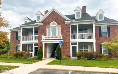 Main picture of 952 W Summerfield Glen Cir