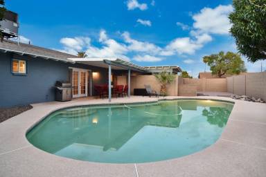 Main picture of 1881 E Palmcroft Dr