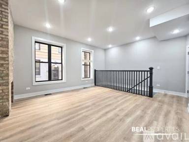 Main picture of 428-438 W Belden Ave