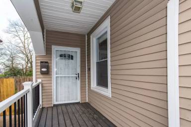 Main picture of 5403 Ravenna St