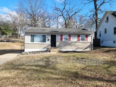 Main picture of 3028 Chaucer Ave