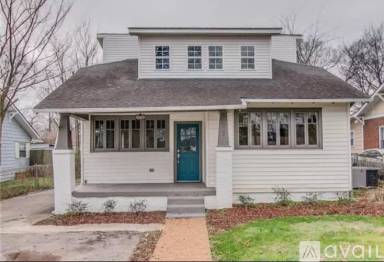 Main picture of 222 Raymond St
