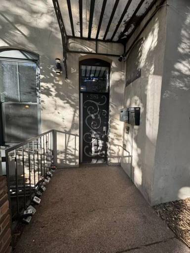 Main picture of 2193 Arapahoe St