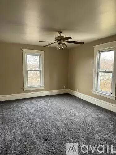 Main picture of 303 N 3rd St