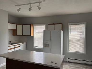 Main picture of 186 Broad St