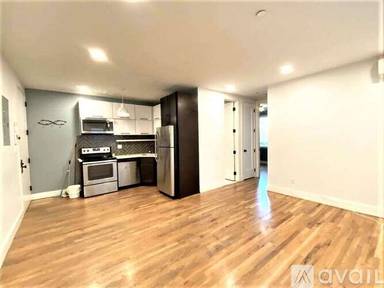Main picture of 84 E 52nd St