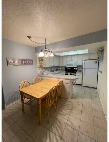 Main picture of 460 Base Ave E