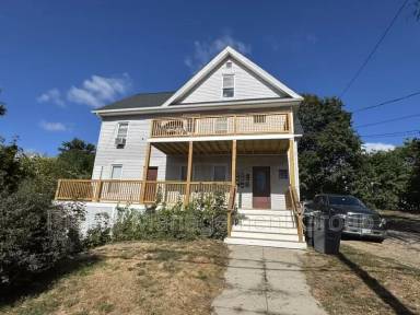 Main picture of 194 Main St