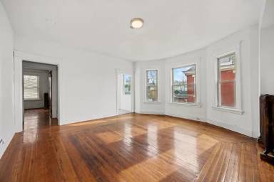 Main picture of 37 Euclid St