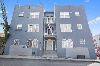 Main picture of 450 S Benton Way