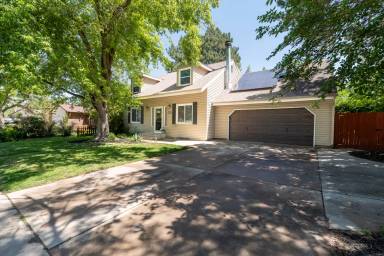 Main picture of 2739 W 25th St