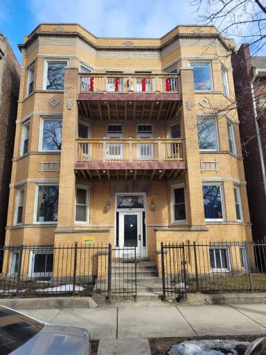Main picture of 3555 S King Dr