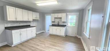 Main picture of 54 Penn St