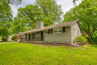 Main picture of 4413 N Grand Ave