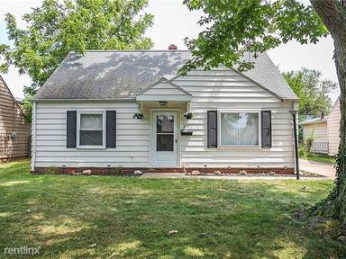 Main picture of 371 E 232nd St