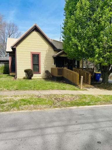 Main picture of 310 Montague St