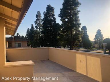 Main picture of 10502 Crenshaw Blvd